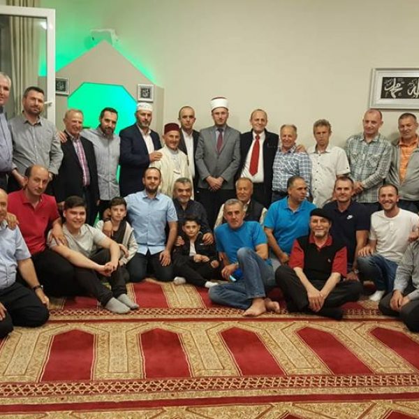 34122447_878724592334575_4128878213424218112_n