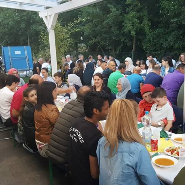 34132550_878724505667917_3573407125210136576_n