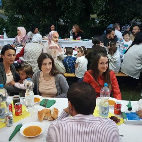 34258670_878725012334533_6571816660330610688_n