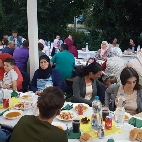 34276625_878725075667860_3162272905513926656_n