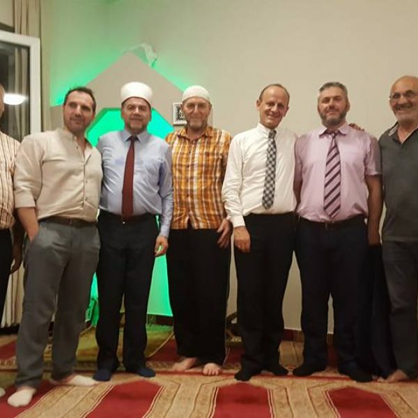 34666118_880857238787977_8889799596469911552_n