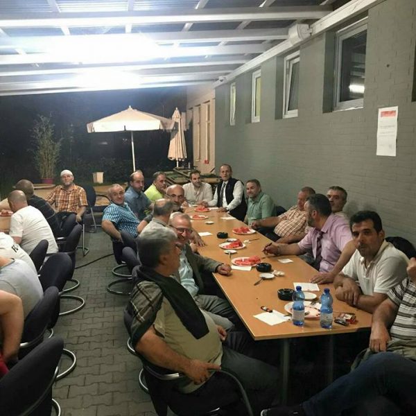 34730469_880857408787960_4315701452484902912_n