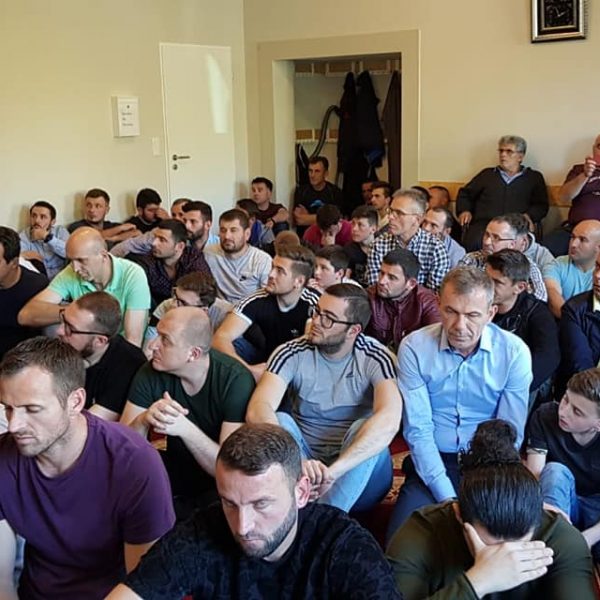 57160425_1099353763604989_2814672131277717504_n